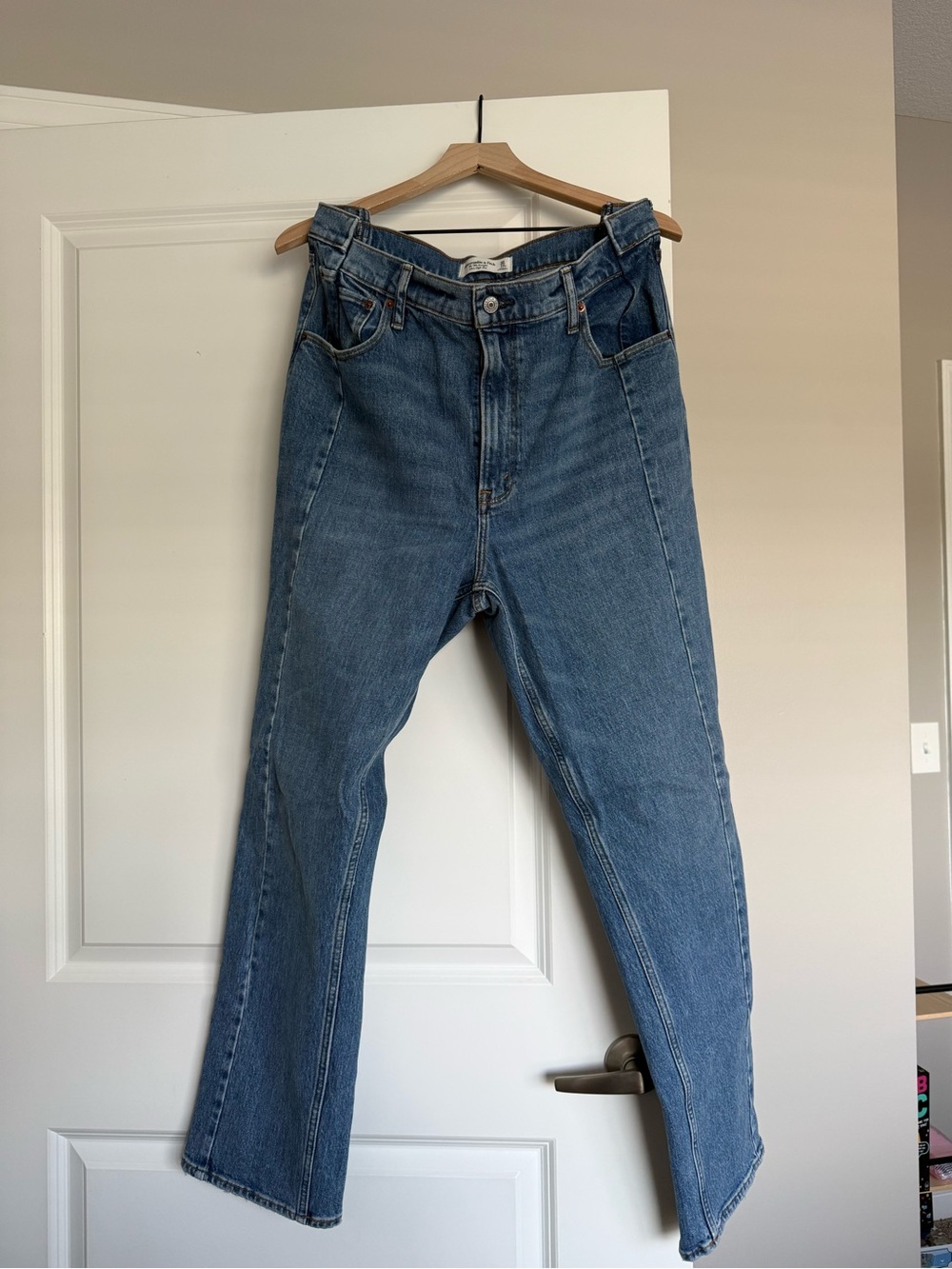 Abercrombie & Fitch 90’s straight ultra high rise Jean